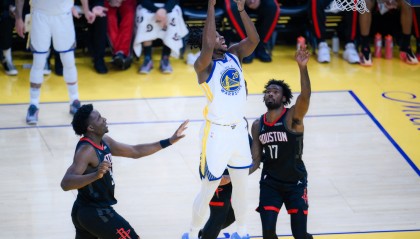 必一体育app官方-库里：你能看出贝西的比赛感觉很好&amp;他充满侵略性 14分12板很关键