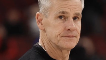 必一运动官方网站-Fischer：公牛不只想留下多诺万，甚至可能给他高层决定权