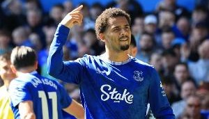 恩迪亚耶：想把点球让给贝托主罚 莫耶斯告诉我们下半场要努力