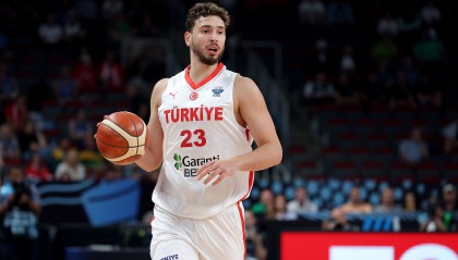 鲁迪：我不惊讶申京的优异表现 他像高大控卫打球很聪明